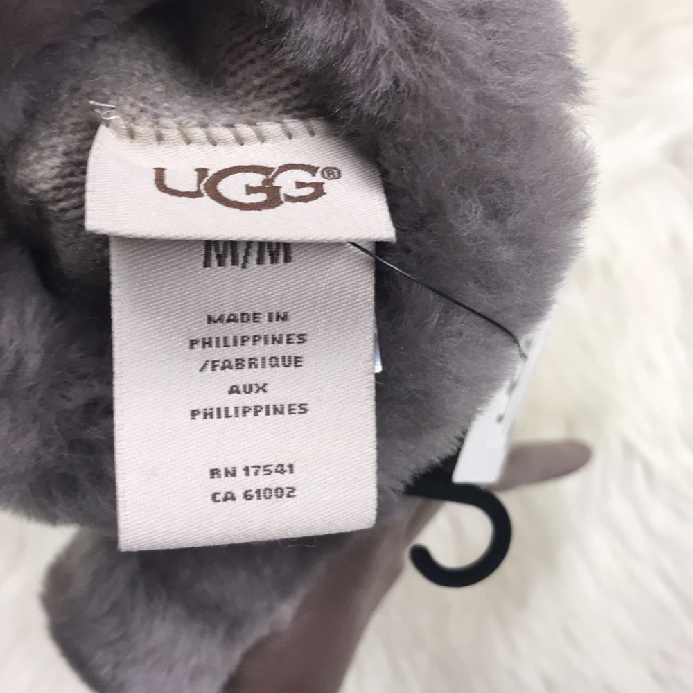 UGG Fur Trimmed Smart Stormy Gray Leather Gloves - Picture 2 of 5